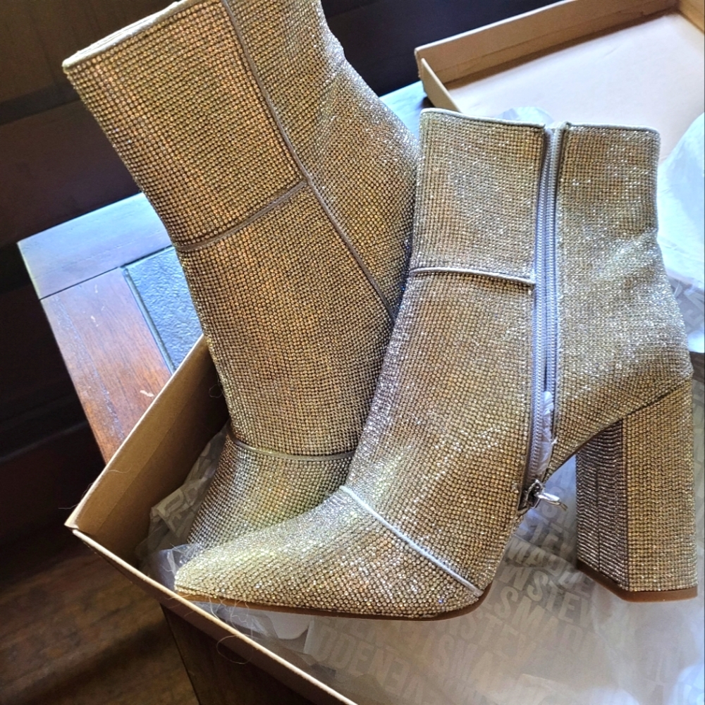 Steve Madden Noriced Rhinestone Boots Sz 11